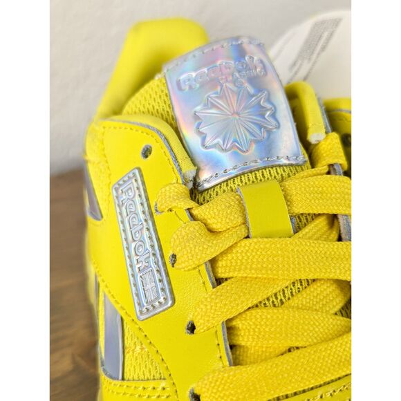 NWOB Reebok Girls Leather Running Sneakers Size 1 Yellow Silver Athletic Retro - Picture 10 of 11
